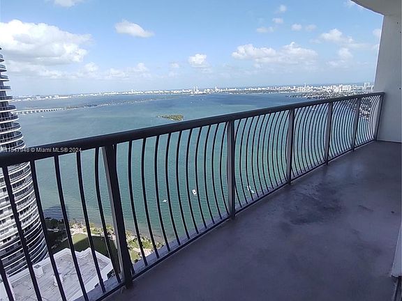 2nd image of 1750 N Bayshore Dr APT 5103