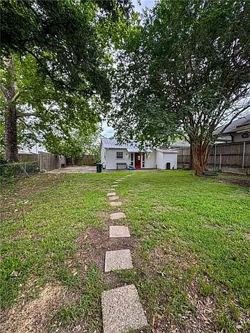 1708 Feronia St — Photo 15