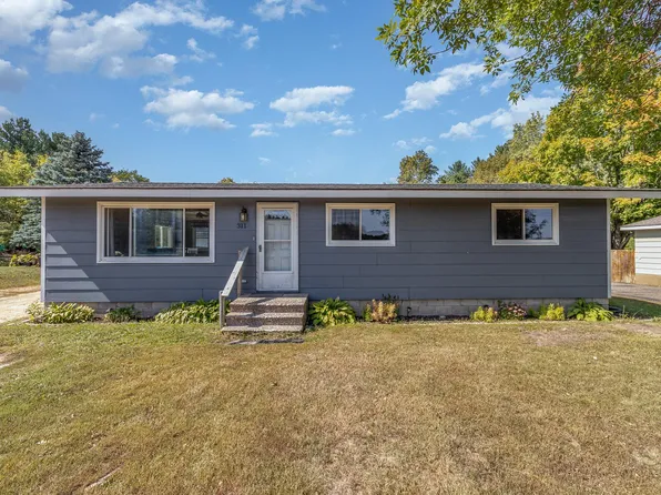 311 Sunrise Dr, Somerset, WI 54025