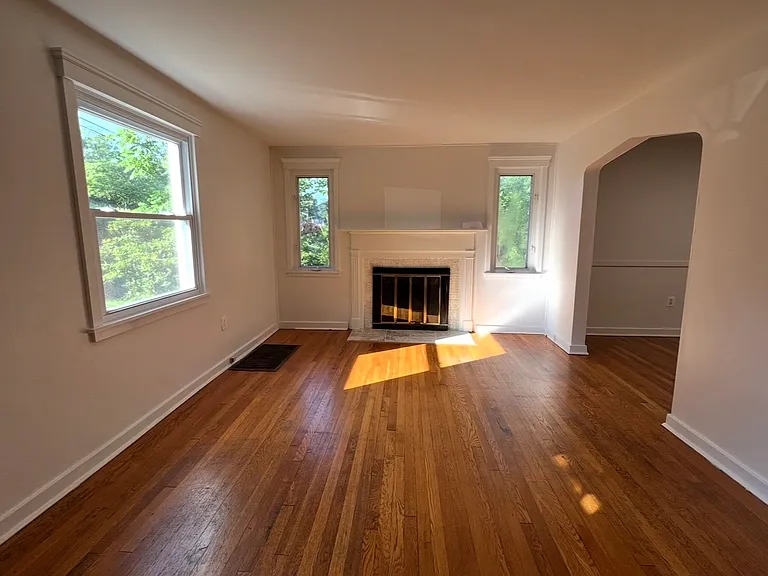 5644 Valleyview Dr — Photo 2