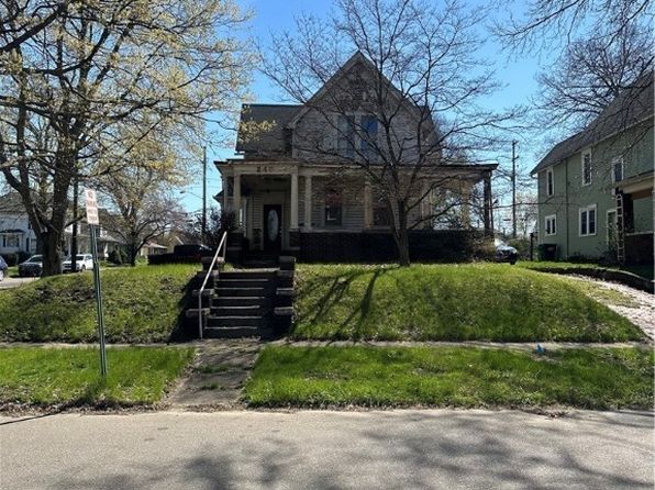 248 N 4th St, Coshocton, OH 43812