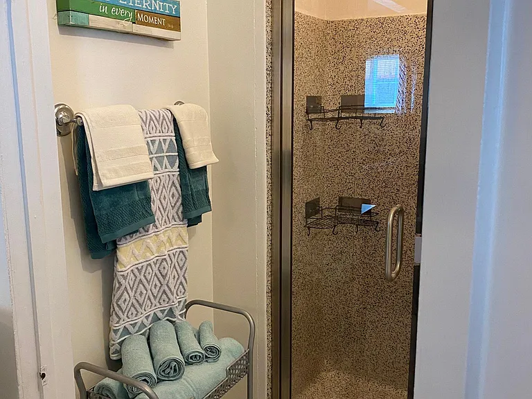 2227 Bolinas St #2 — Photo 22