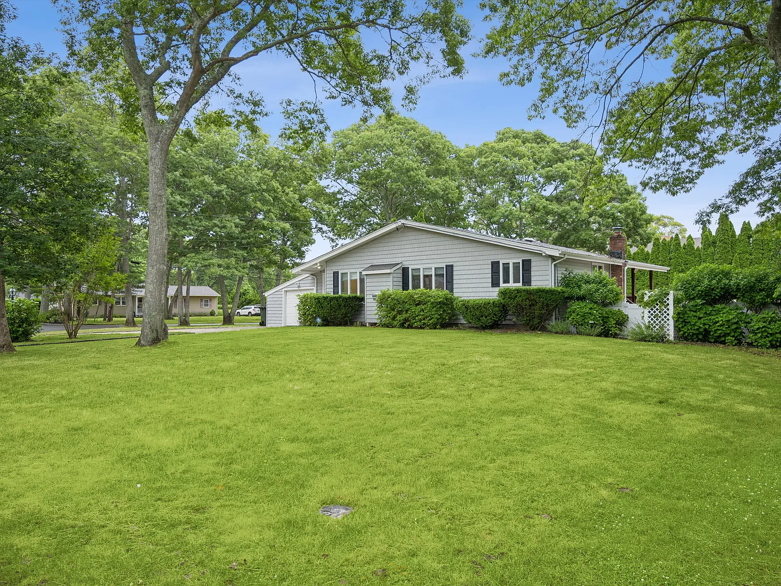Updated Year-Round Rental In Tiana Shores — Photo 2