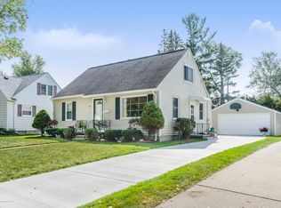 3425 Sylvan Rd, Lansing, MI 48917