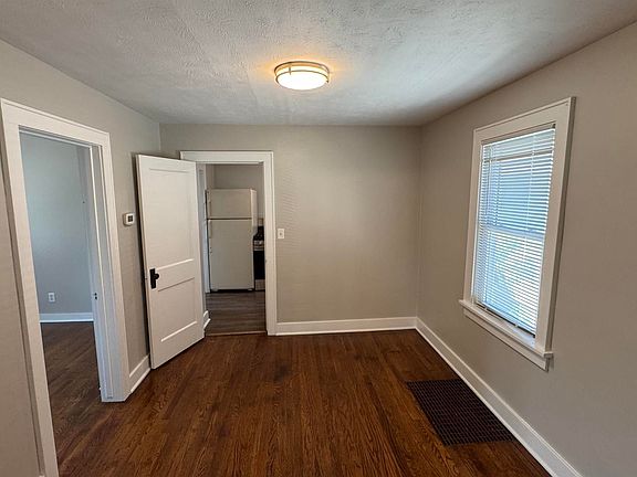 5th image of 6046 S 39th St