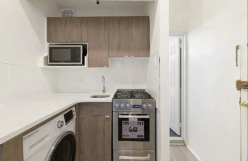 2nd image of 340 W 48th St #3A