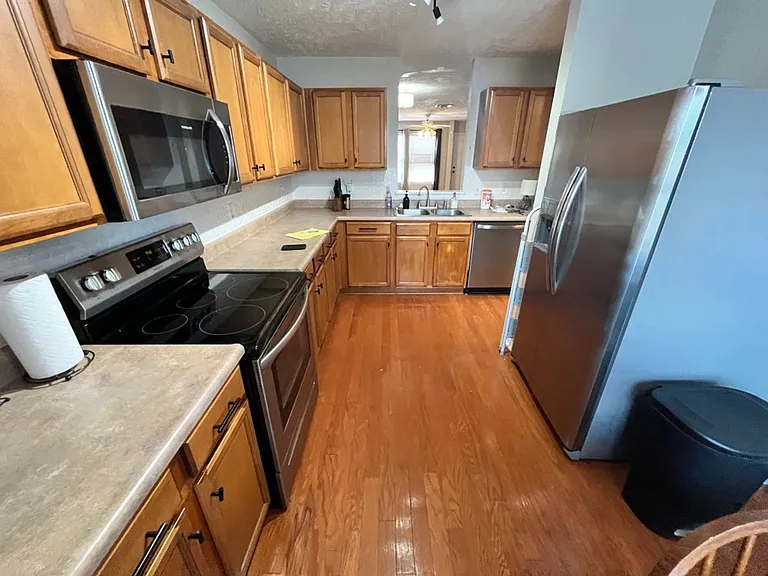 5976 Monroe Xing — Photo 2