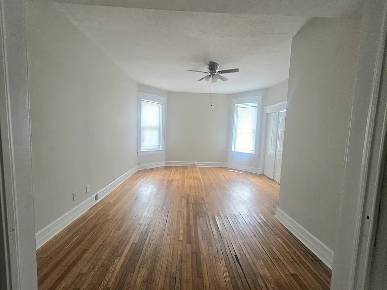 408 Kensington Ct #5 — Photo 9