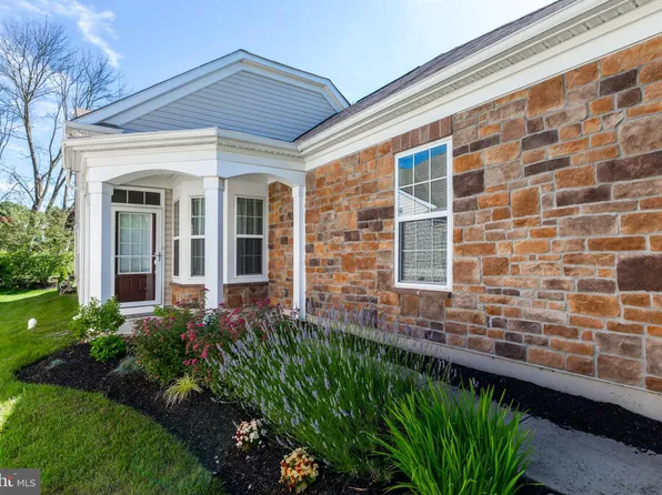 583 Prizer Ct, Downingtown, PA 19335
