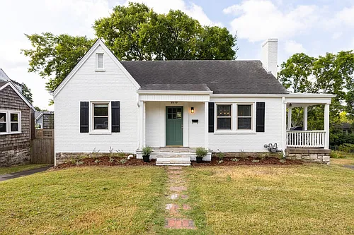2313 Sunset Pl Photo 1