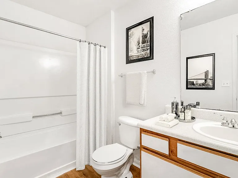 Las Villas De Leon Apartments — Photo 22