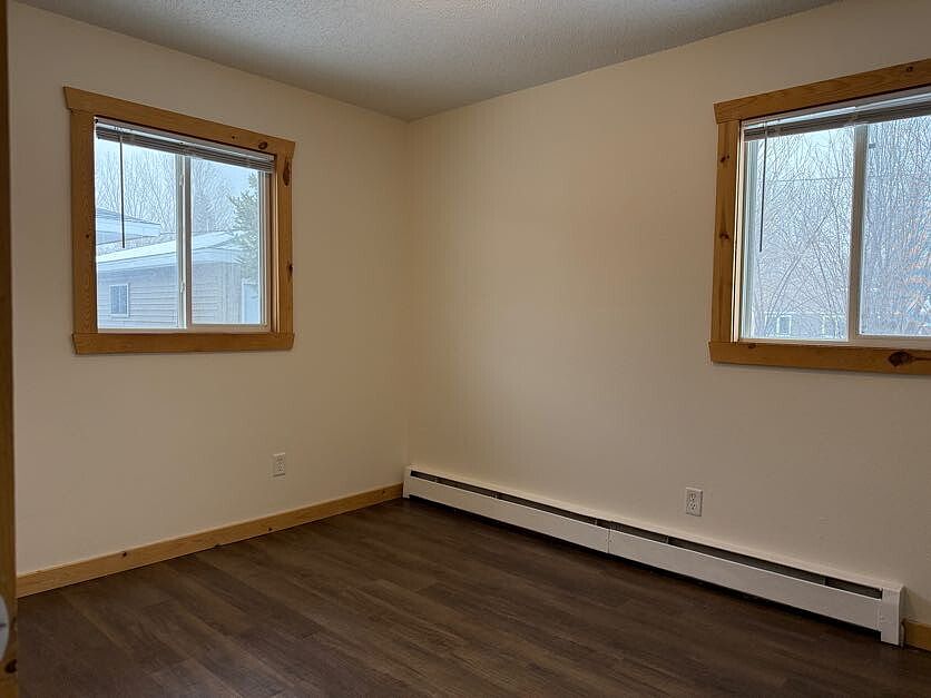 1st image of 603 2nd Ave W