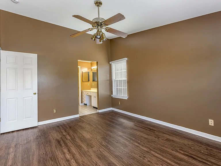 9450 Crockett Pass — Photo 13