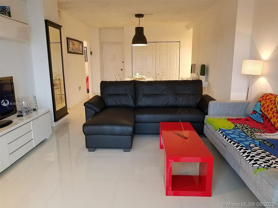 1st image of 300 Bayview Dr APT 902