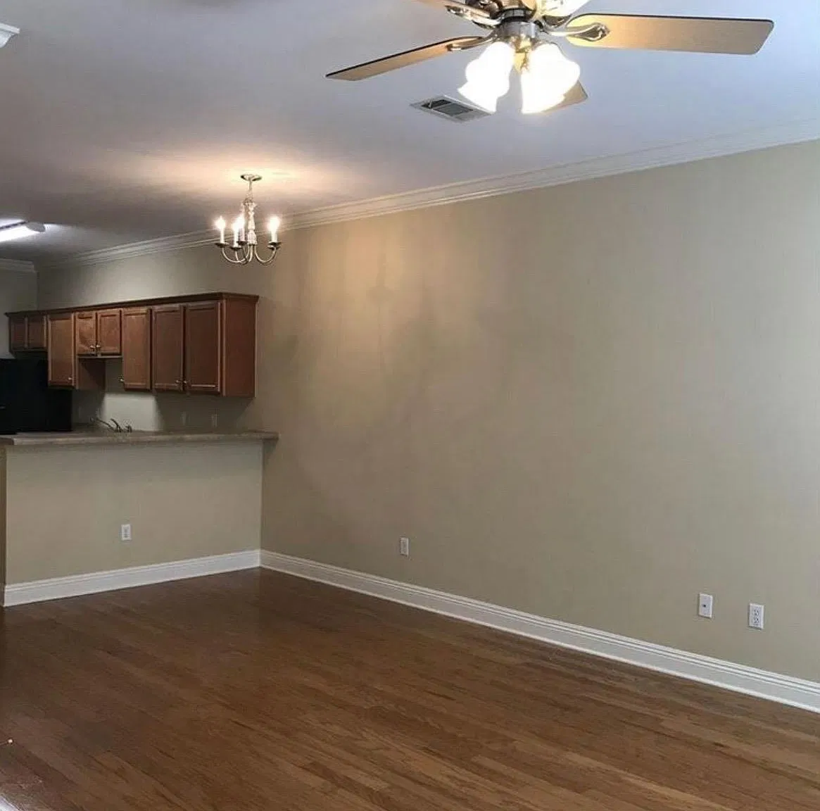 3 bed, 1555 sqft, $1,650 — Photo 2