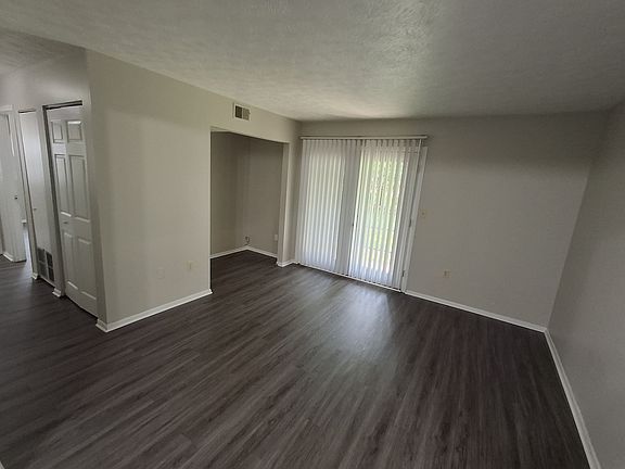 5th image of 310 E Market St #10