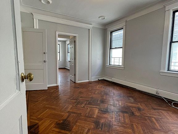 5th image of 22 Eastern Pkwy APT 2