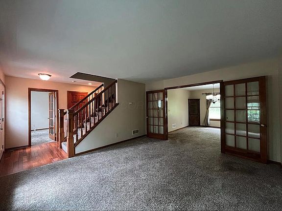 3rd image of 440 Taylor Ave