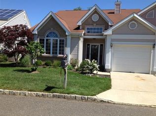39 Ardsleigh Pl, Monroe Township, NJ 08831