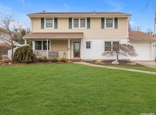 45 Rumford Rd, Kings Park, NY 11754