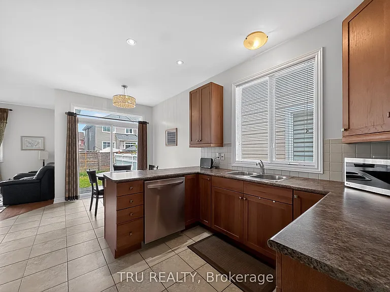 200 Celtic Ridge Cres — Photo 13