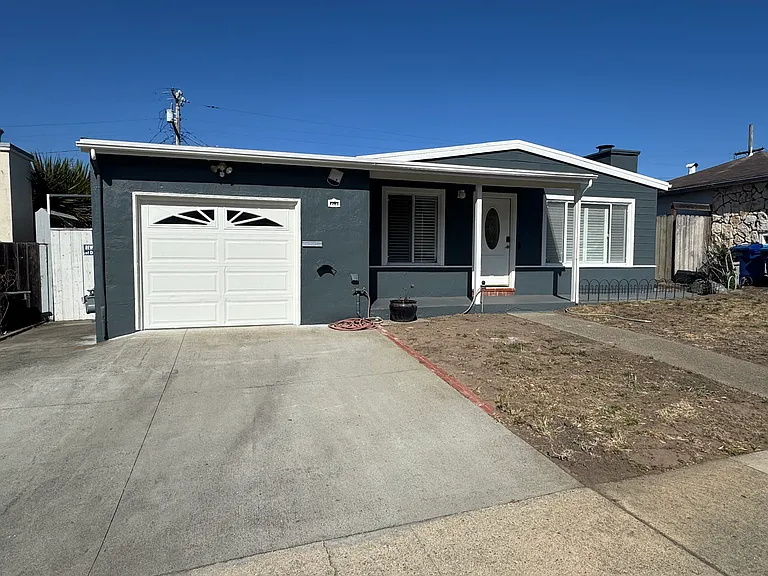 229 Clifden Dr — Photo 1