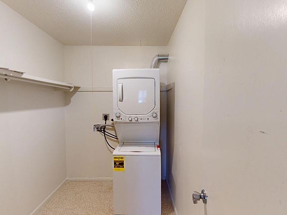 4th image of 1005 Carlisle Blvd SE #B