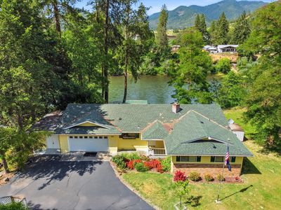 2700 Rogue River Hwy, Grants Pass, OR, 97527