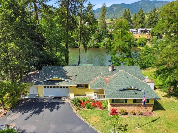 2700 Rogue River Hwy, Grants Pass, OR 97527