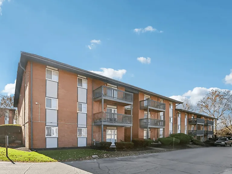 Brookwood Apartments — Photo 25