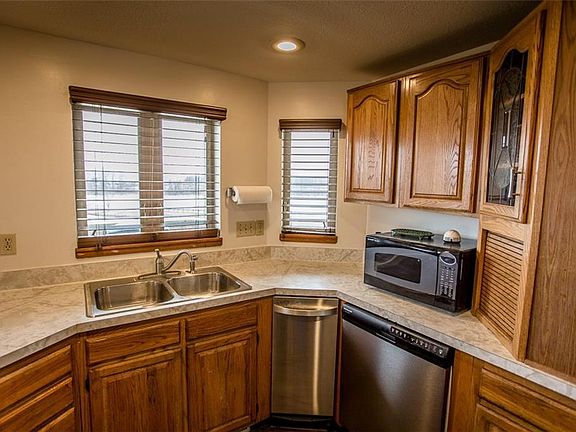 4th image of 1055 Chickasaw Dr