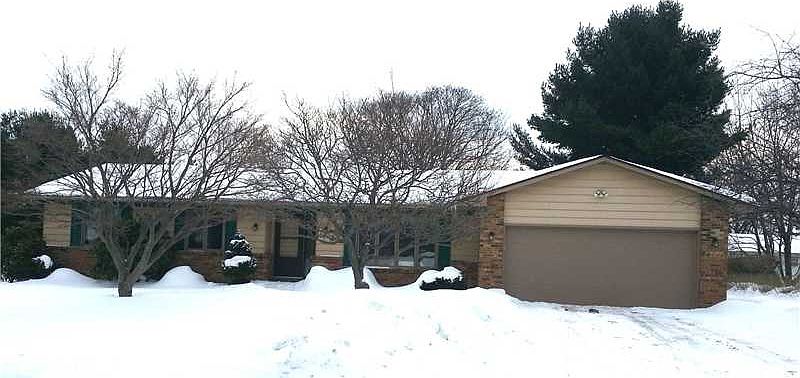 1st image of 2067 Berkshire Ln