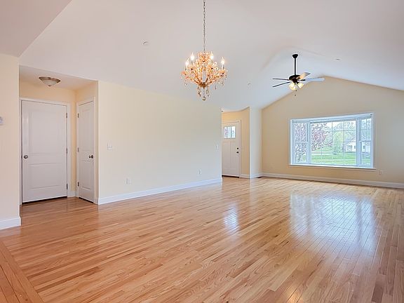 3rd image of 5 Sunset Lane #B