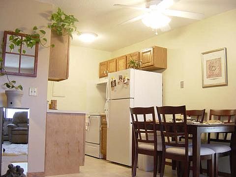 2nd image of 425 University Ave SE APT 206