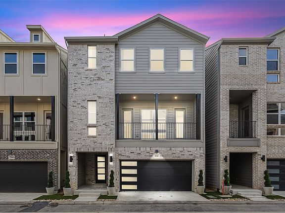 2nd image of 2636 Carmelita St