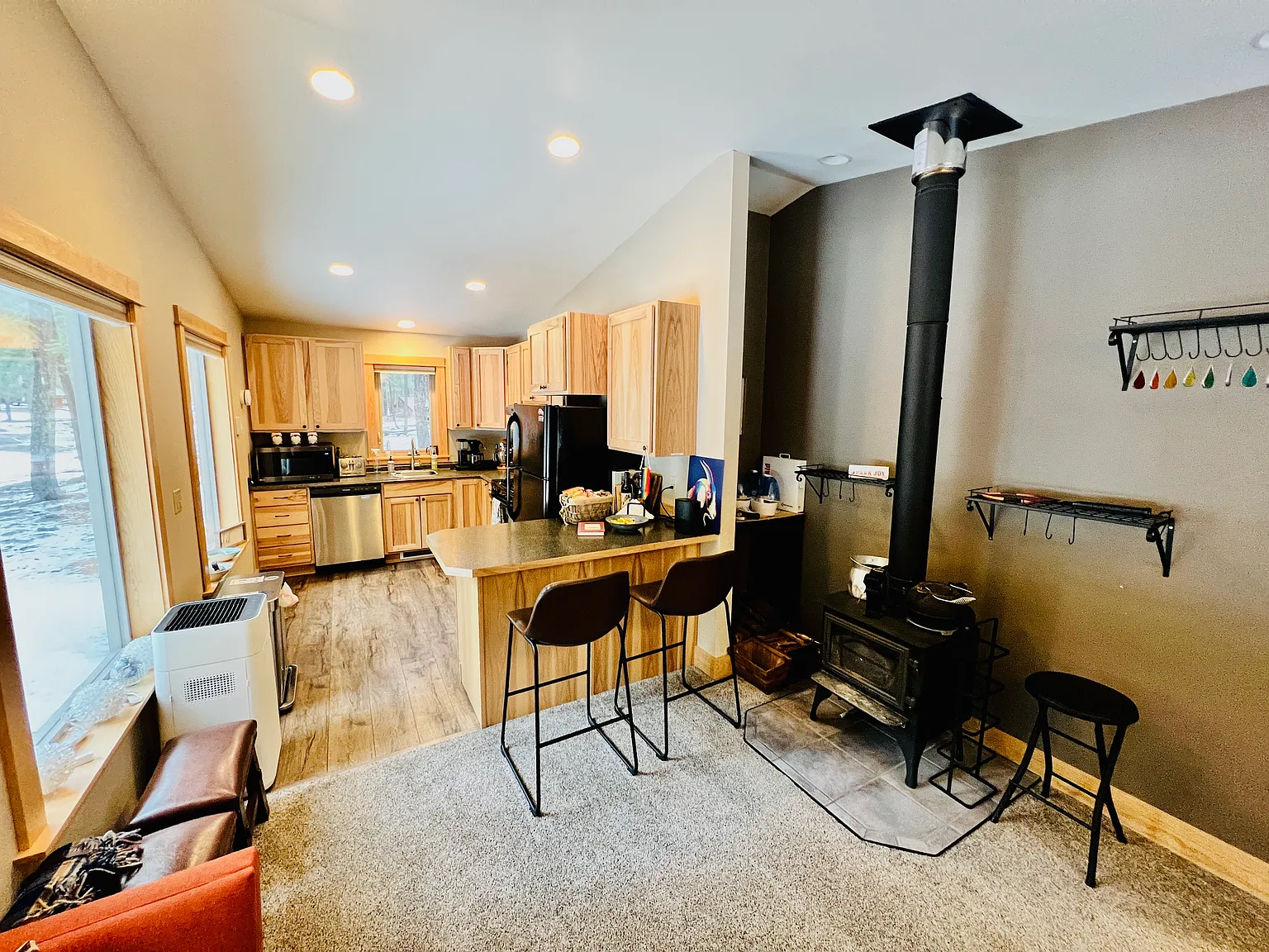 4 Rainbow Rd — Photo 3