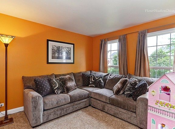 4th image of 2826 Margaret Dr