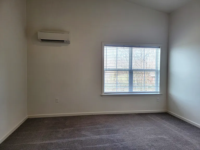 4611 Commerce St #104 — Photo 13