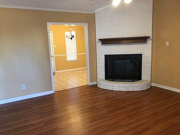 2nd image of 304 Southwind Dr