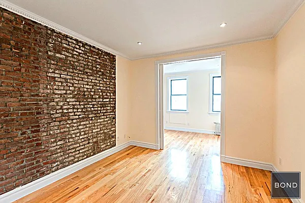 Rented by Bond New York | media 31