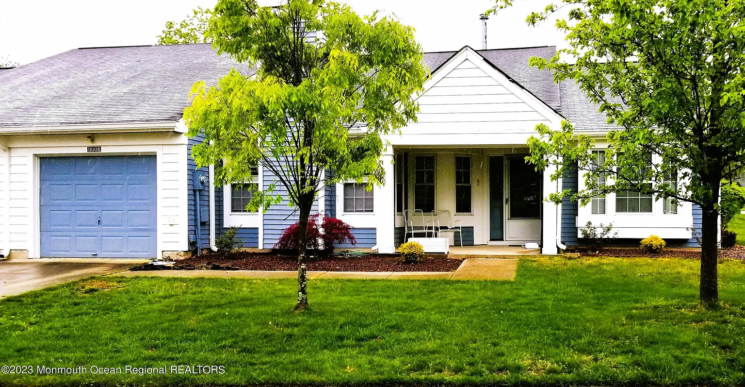 1100B Thornbury Lane photo 1