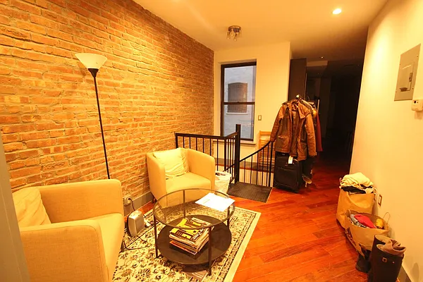 Rented by NAN Enterprise LLC | media 21