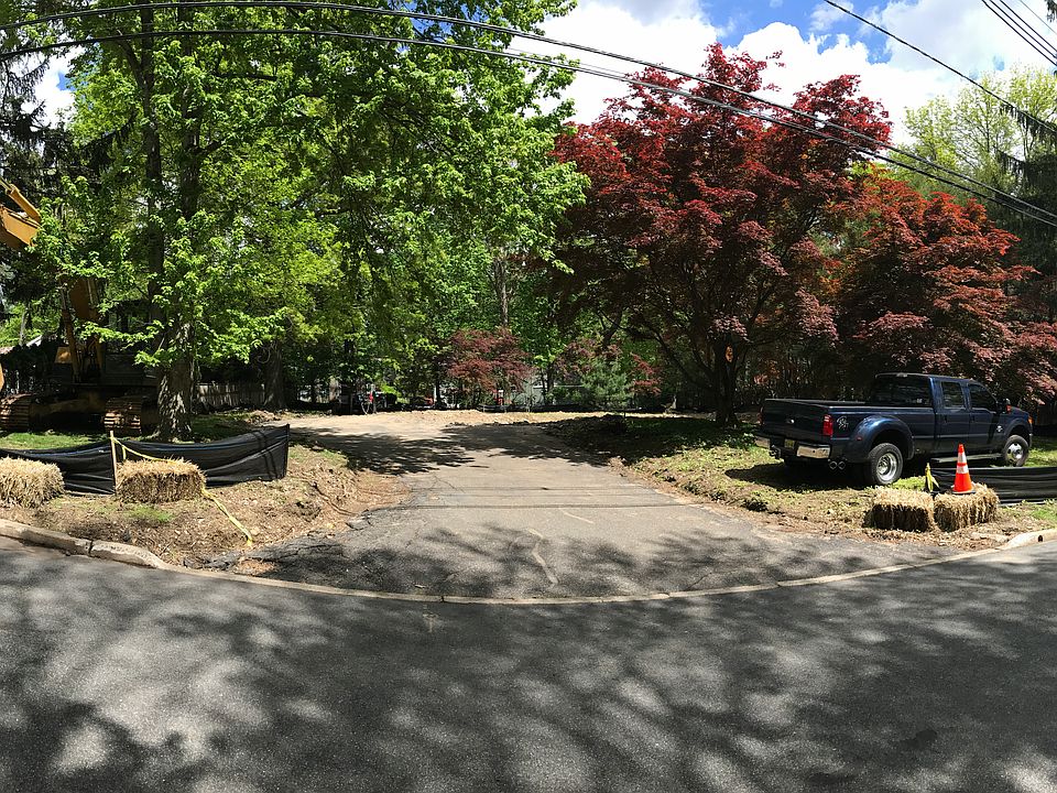2nd image of 526 Track Ln