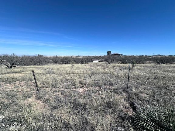 2nd image of 1629 S Whaley Rd