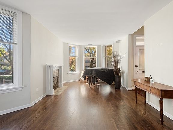2nd image of 4855 N Paulina St