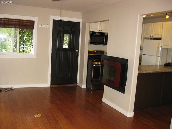 4th image of 8278 SE Clatsop St
