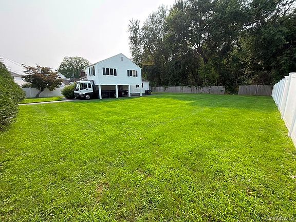 3rd image of 9 Babbitt Court