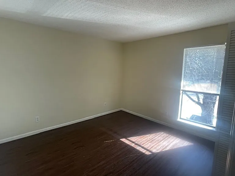 114 Cedar Cove Ln — Photo 10