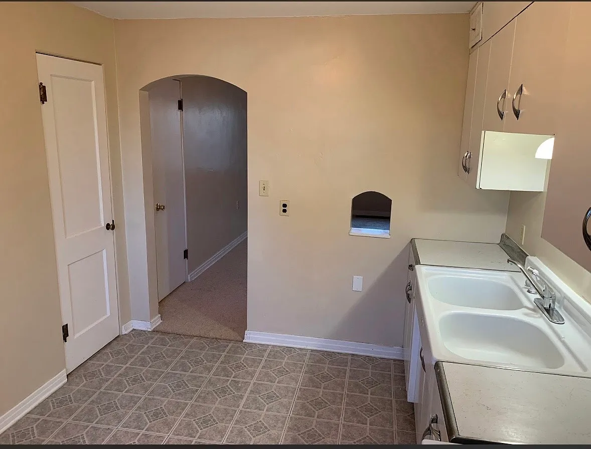 2 bed, 900 sqft, $500 — Photo 3