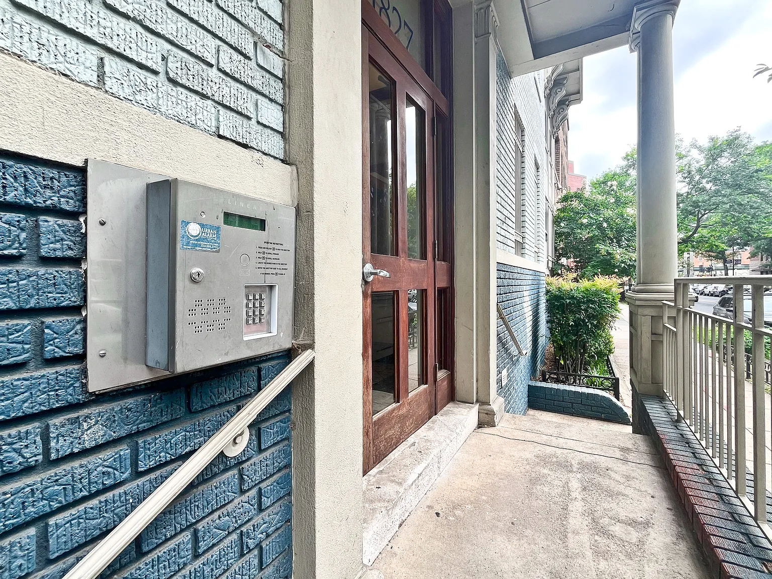 2 bed, 970 sqft, $3,900 — Photo 3
